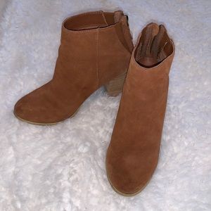 Ecoté Size 9 Suede Bootie
